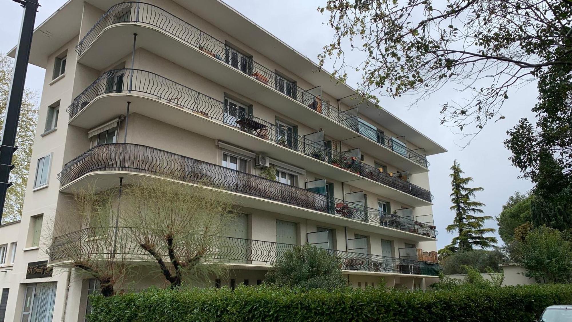 Au Calme De L'Iris - Clim - Garage - Wifi - Tramway Apartment Avignon Exterior photo
